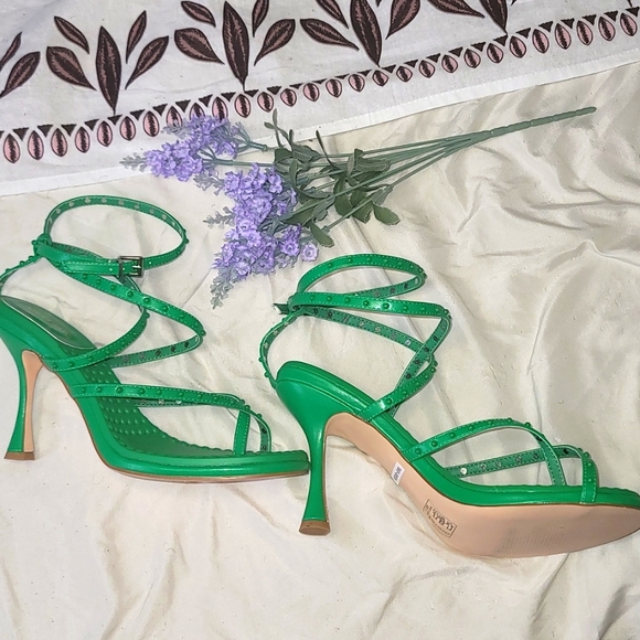 AKIRA AZALEA WANG NEON GREEN STUDDED SANDAL KITTEN HEEL❤️‍🔥 - Picture 3 of 5